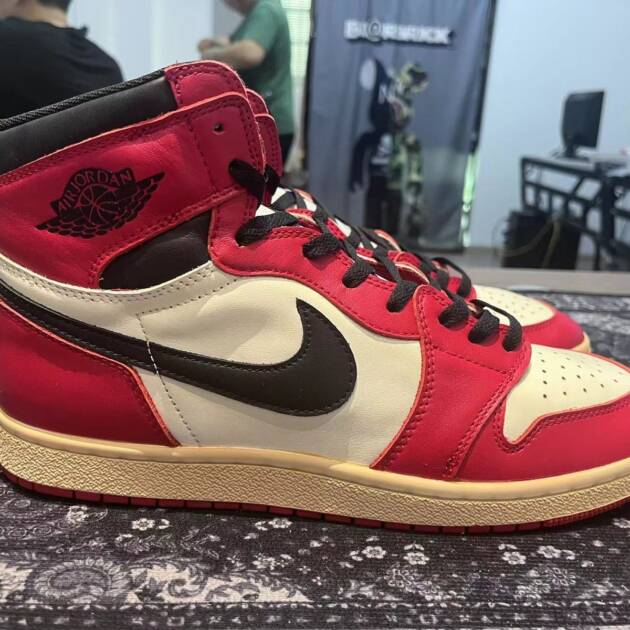 Nike Air Jordan 1 Retro Chicago