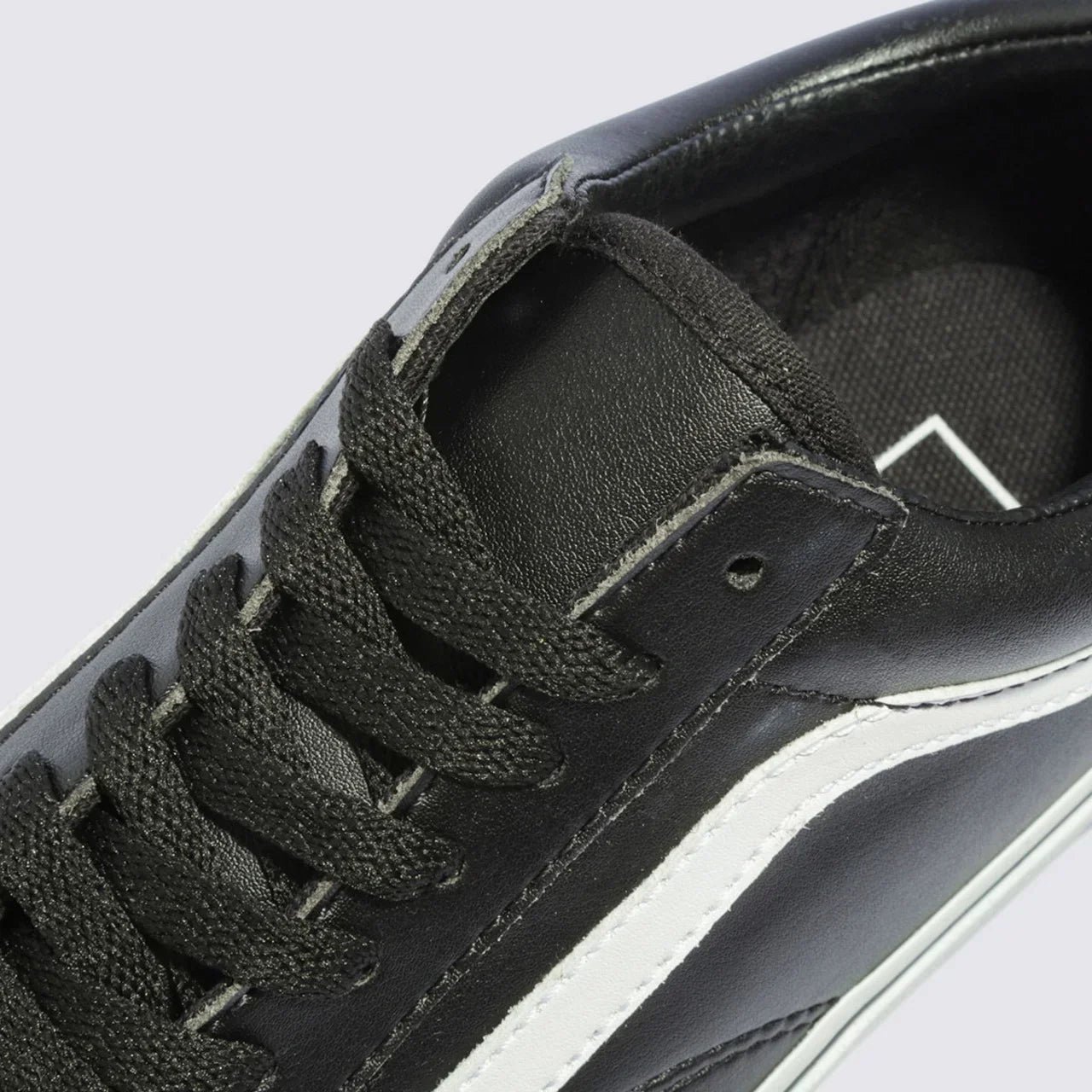 Tênis Vans Old Skool Black True White - Imagem 5