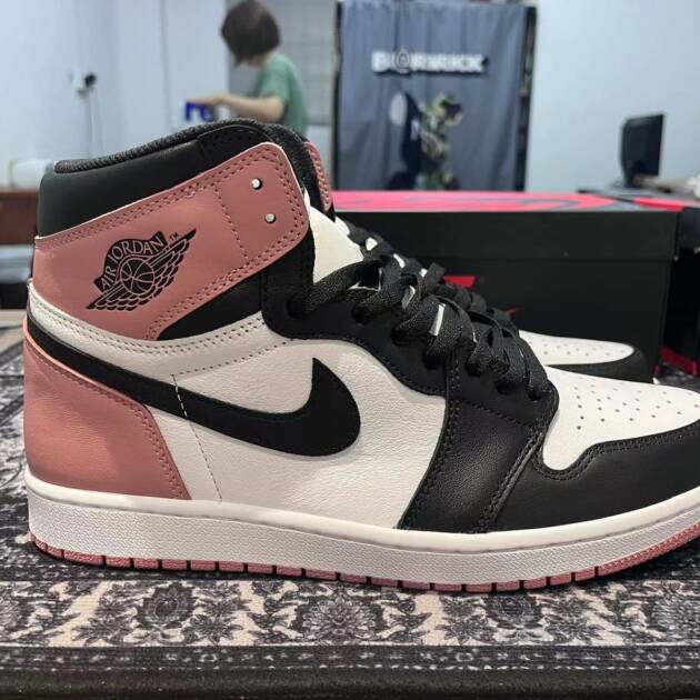 Nike Air Jordan 1 Retro High Rust Pink
