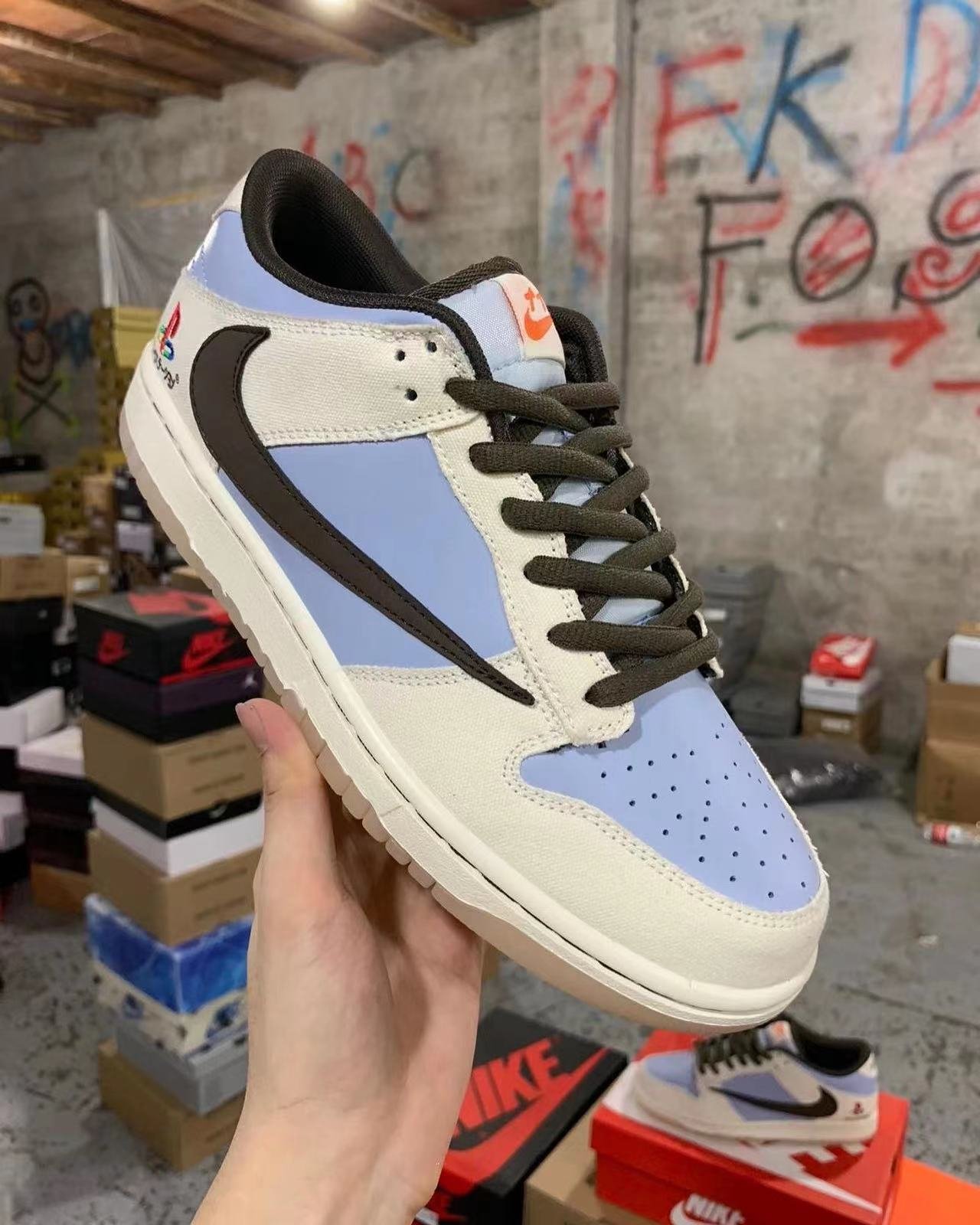 Travis Scott x PlayStation x Nike Dunk Low - Imagem 5