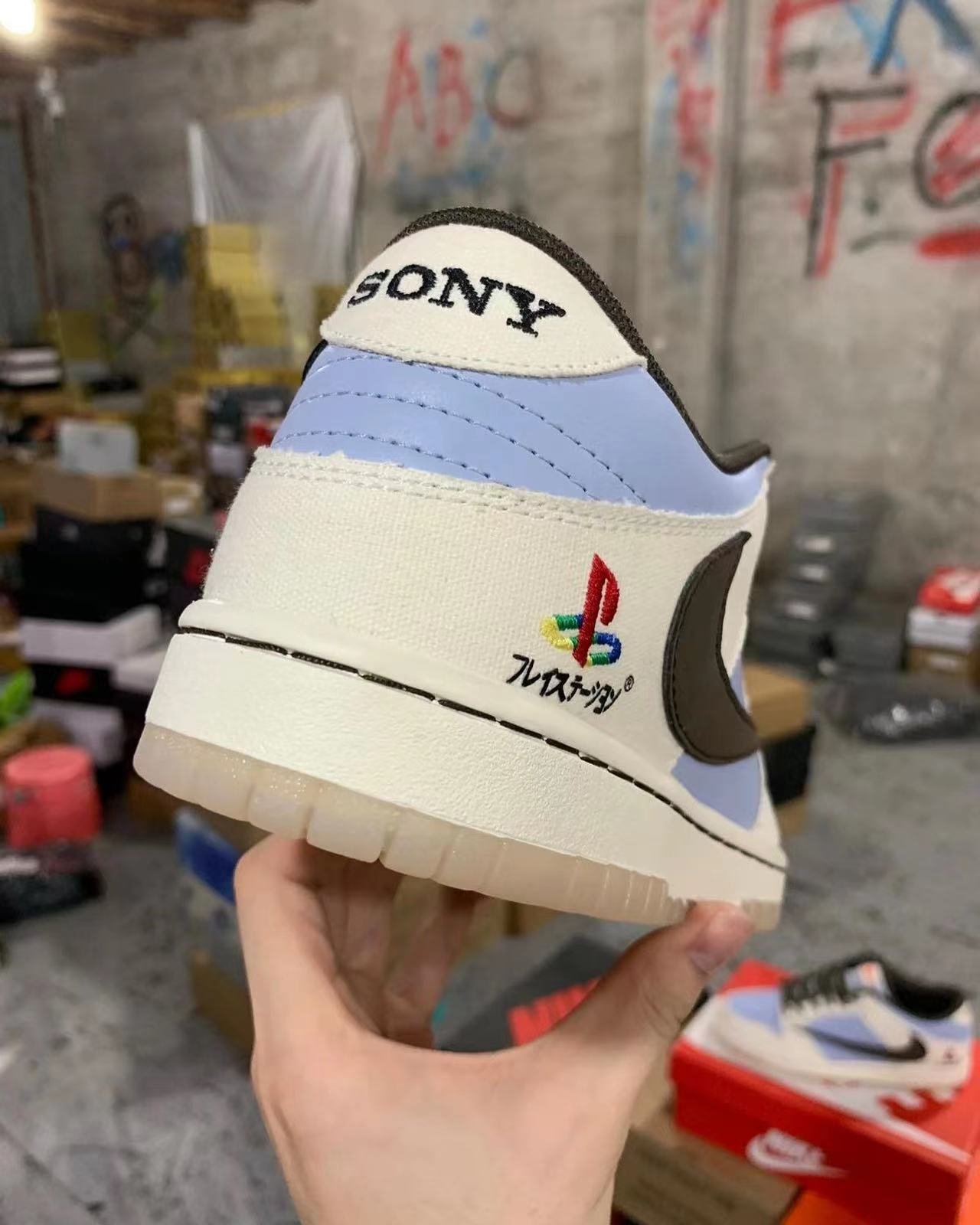 Travis Scott x PlayStation x Nike Dunk Low - Imagem 4