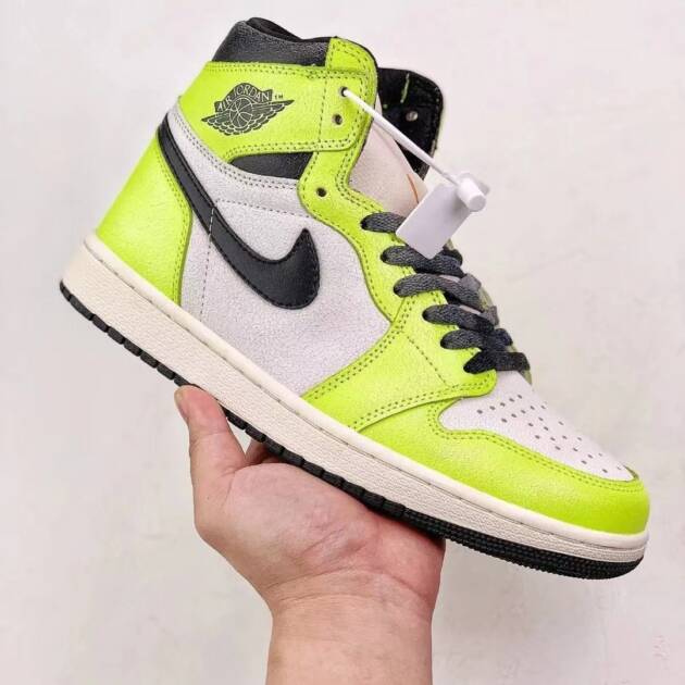 Nike Air Jordan 1 Retro High “Volt”